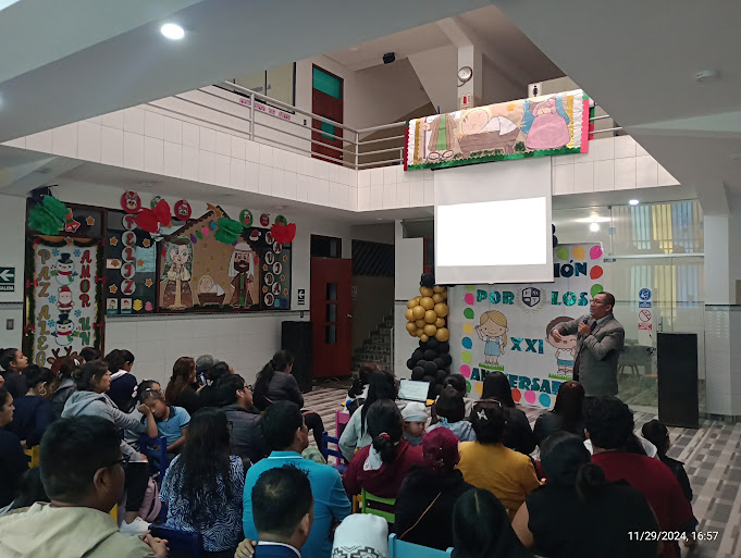 Evento escolar del Colegio Flora Tristán